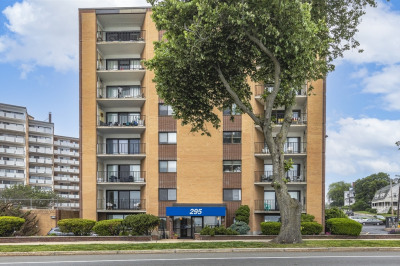 295 Lynn Shore Drive #401 1