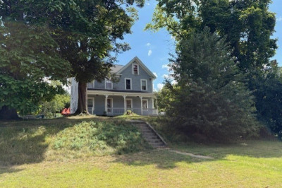 680 Main St 1