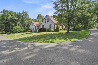 22 Greentree Ln 1