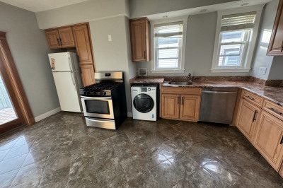 7 Orient Avenue #3 1
