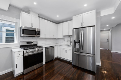 19 Chase St #2R 1