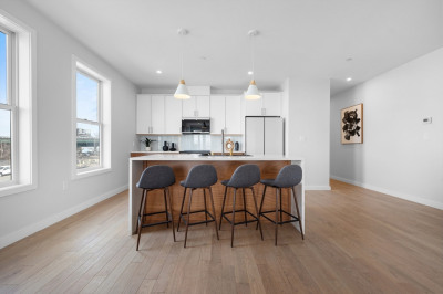 437-439 Chelsea Street #3R 1