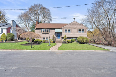 318 Laurel St 1