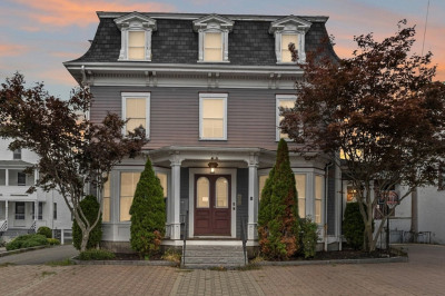 8 Common St #1 1