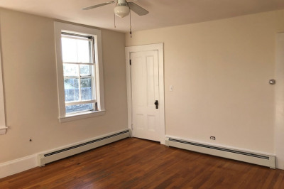 126 Pleasant St #4 1
