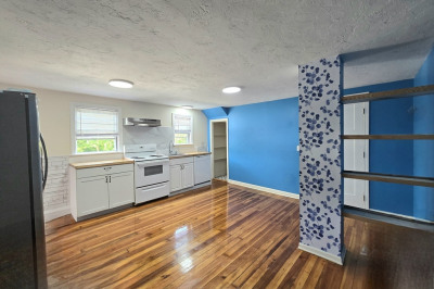 717 Main Street #1R 1