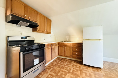 35 Kingston St #3 1