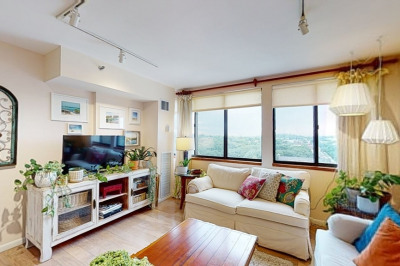 1731 Beacon St #1402 1