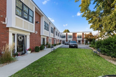 142 Pleasant St #11 1