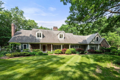 8 Pleasant Street 1