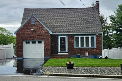 458 Appleton St 1