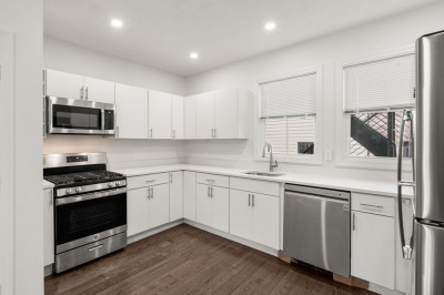 599 Broadway #2R 1