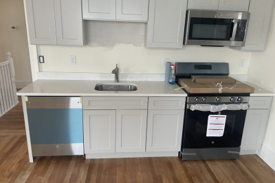 18 Auburn Street #2R 1