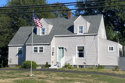 90 Lowell Ave 1