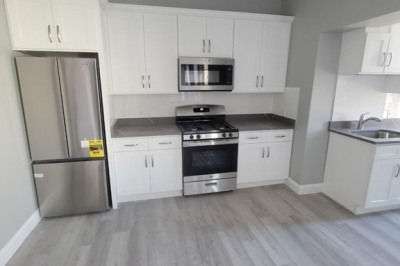 82 Broad St #3 1