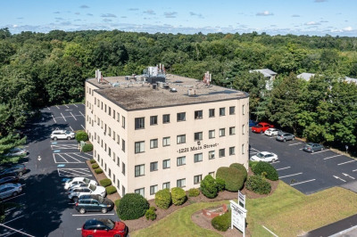 1221 Main St 1