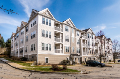 53 Bartlett Way #305 1