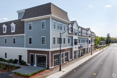 12 Pond St #204 1