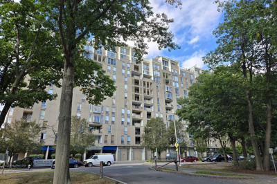 99 Pond Ave #706 1