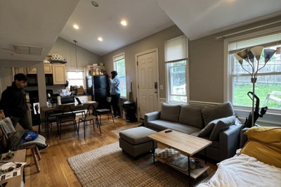 89 Spring St #3 1