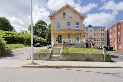 230 Pleasant St 1