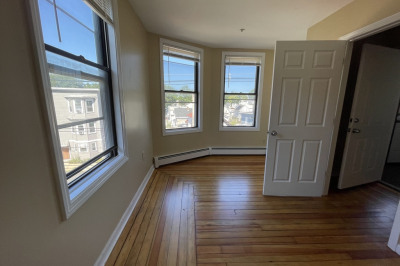 290-292 Chestnut St #3 1
