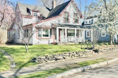 6 Forest St