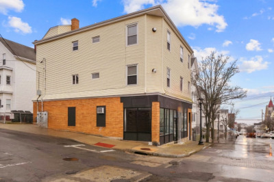 337 Columbia St 1