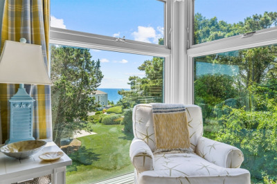 90 Shore Dr W #16D 1