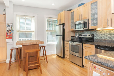 24 Montgomery St #1 1