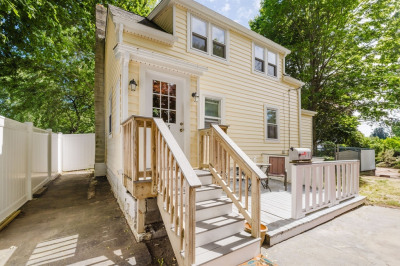 135 Bridge St 1