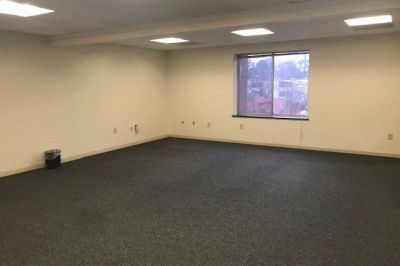 440 Totten Pond Rd 1