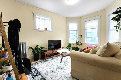 6 Newton St #2 1