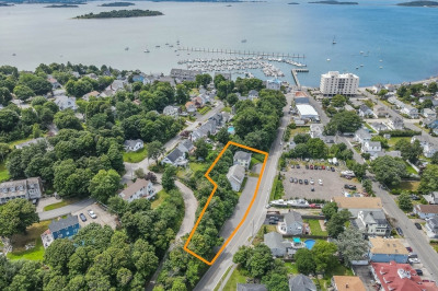 28 Bay Ave East