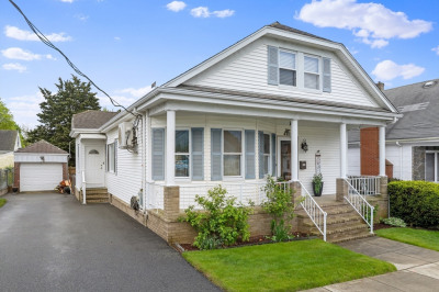 266 Aquidneck St. 1
