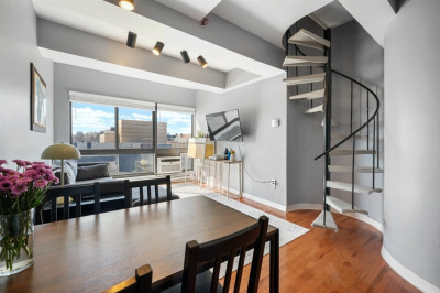 12 Stoneholm St #621 1