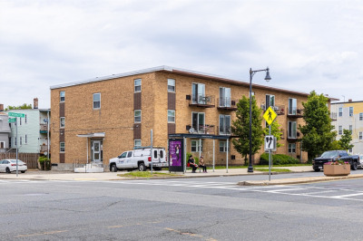 720 Bennington #202 1