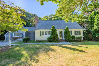 77 Robbins St 1