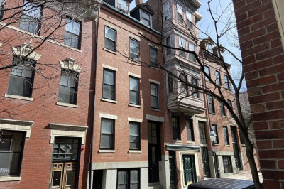 14 S Russell St 1
