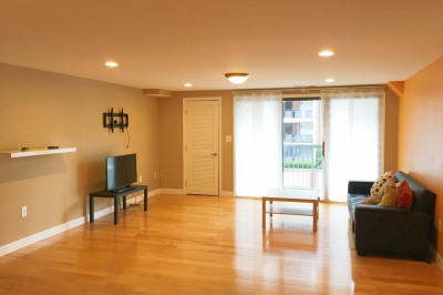 8 9th St #208 1