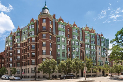 4 Charlesgate East #303