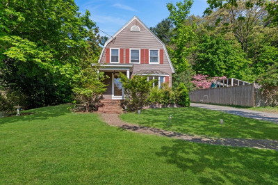 676 Salem St 1