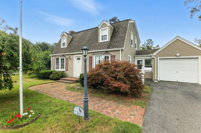 384 Abbott St 1