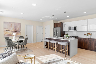 124 Warren Street #202 1
