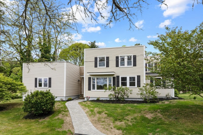 67 Great Neck Rd 1