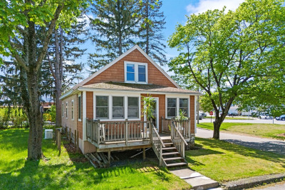 206 Pleasant St 1