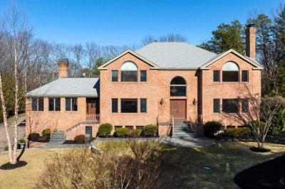 8 Jonas Stone Cir 1