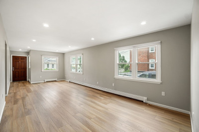 56 Loomis Ave #56