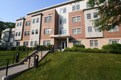 321 Hammond Pond Pkwy #302 1