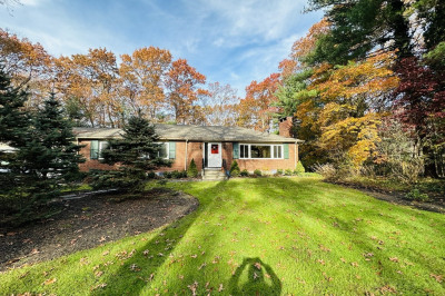 5 Crest Dr W 1